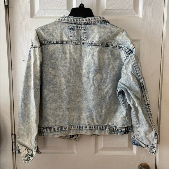 Ashley Vintage Charm Acid Wash Oversized Denim Jacket Size Large - Picture 5 of 6